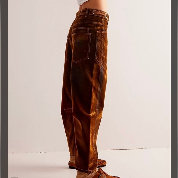 Free People We the Free Moxie Flocked Pull-On Barrel Jeans in Burnt Rust - Picture 2 of 9